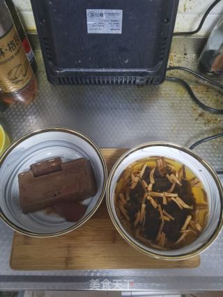 酸辣汤的做法步骤：2