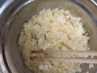 五彩蛋炒饭的做法步骤：4