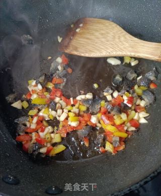 五彩蛋炒饭的做法步骤：7