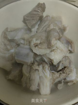 羊排烧冬藕的做法步骤：3