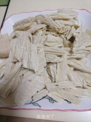 腐竹烧肉的做法步骤：2