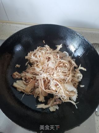 碳烤笋尖炒肉的做法步骤：5
