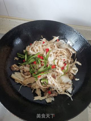 碳烤笋尖炒肉的做法步骤：6