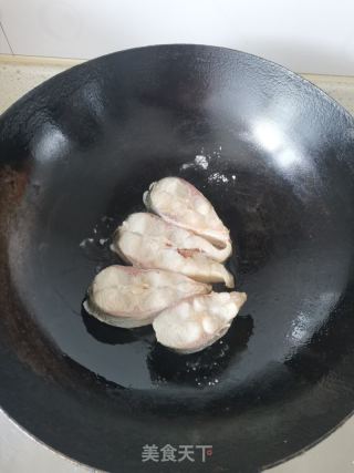 铁锅炖鱼的做法步骤：6