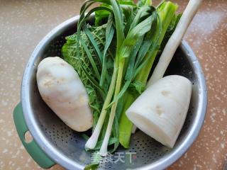 咸肉菜饭的做法步骤：1