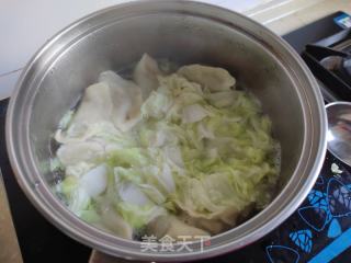 香菇荠菜鲜肉饺的做法步骤：11
