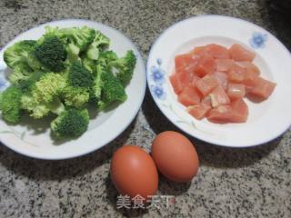 西兰花双鸡的做法步骤：1