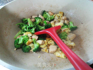 西兰花双鸡的做法步骤：12