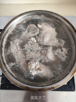 五指毛桃云苓淮山龙骨汤的做法步骤：5