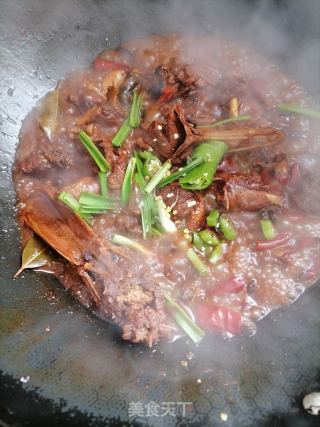 红烧鸭肉的做法步骤：10