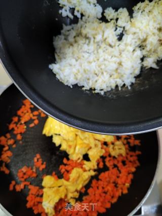 胡萝卜鸡蛋炒饭的做法步骤：7