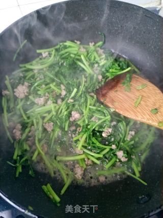 肉末炒茼蒿的做法步骤：7