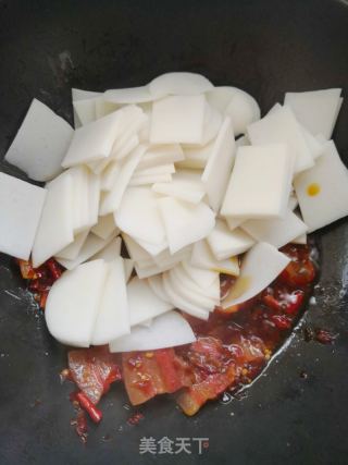 腊肉炒饵块的做法步骤：8