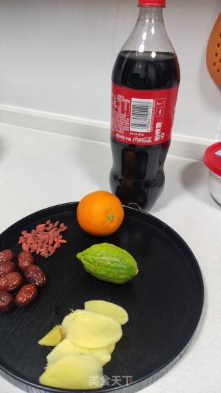 可乐柠檬红枣茶的做法步骤：1