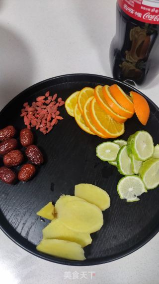 可乐柠檬红枣茶的做法步骤：2
