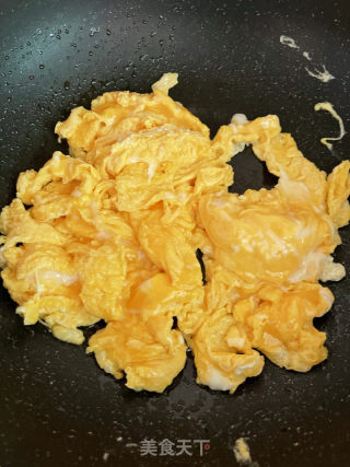 蟹柳炒鸡蛋的做法步骤：6