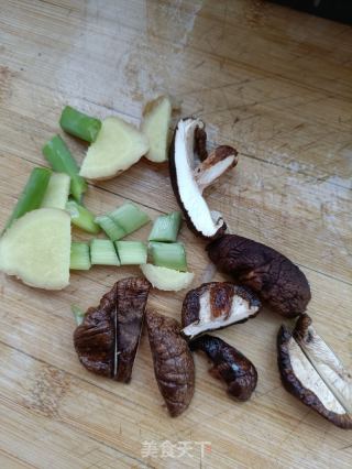 山药玉米炖龙骨的做法步骤：7