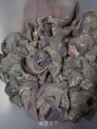 彩椒炒猪肝的做法步骤：4
