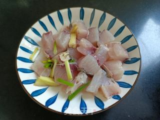 冰糖红烧鱼块的做法步骤：5
