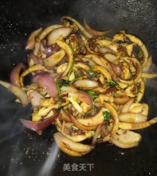 洋葱鱿鱼须的做法步骤：6