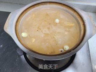 银耳枸杞汤的做法步骤：7