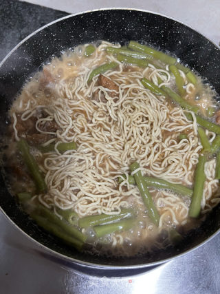 豆角排骨焖面的做法步骤：13