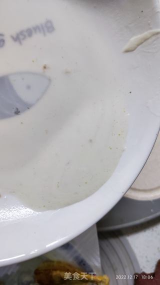干炸小黄鱼的做法步骤：1