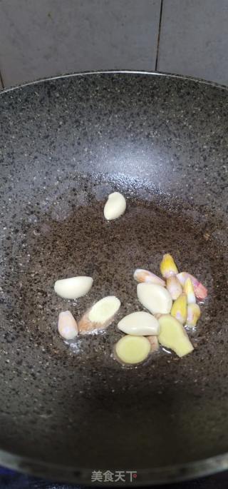 酱香鹅腿的做法步骤：4