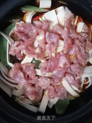一锅烩菜的做法步骤：7