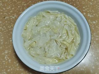 鸡肉杂蔬烧豆皮的做法步骤：4
