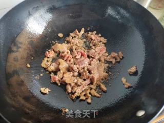 芥菜梗豆干炒牛肉的做法步骤：4