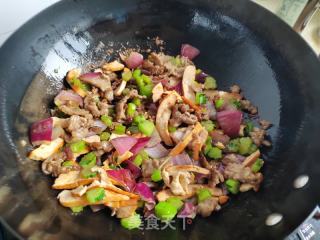 芥菜梗豆干炒牛肉的做法步骤：7