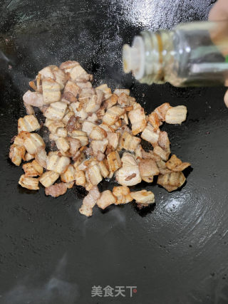 酱油炒五花肉的做法步骤：4