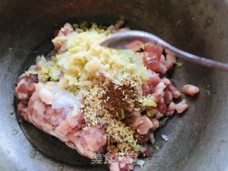 大肉芹菜饺子的做法步骤：3
