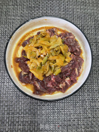 榨菜蒸牛肉的做法步骤：5
