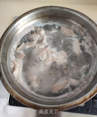 西洋参麦冬炖肉片的做法步骤：2