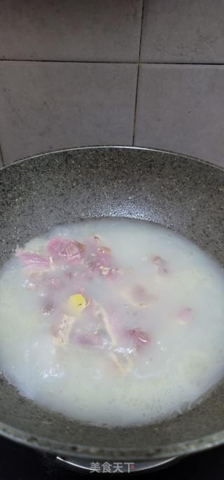 腊鸭腿煲白萝卜汤的做法步骤：6