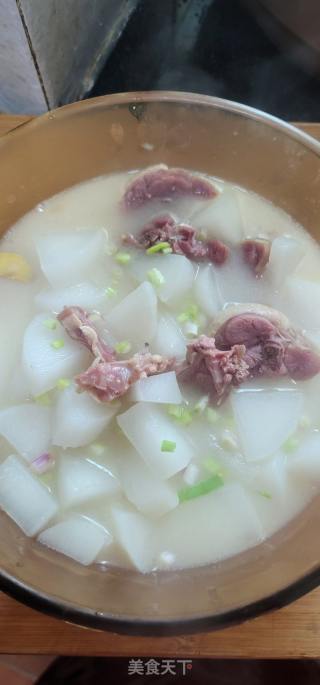 腊鸭腿煲白萝卜汤的做法步骤：10