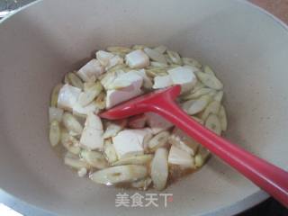 野山笋煮豆腐的做法步骤：9
