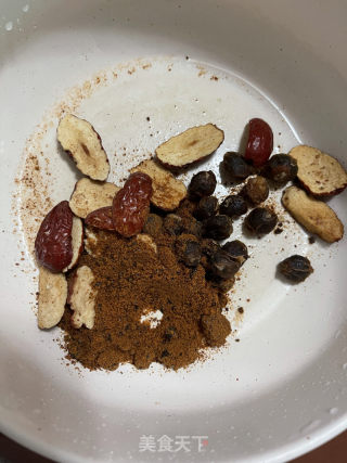 阿胶红枣桂圆奶茶的做法步骤：4