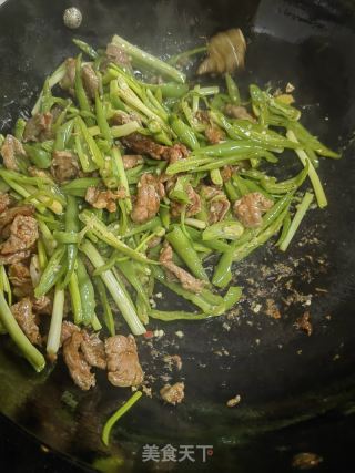 青椒炒牛肉的做法步骤：7