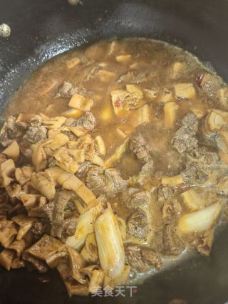 笋子土豆烧牛肉的做法步骤：3