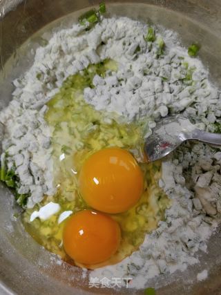 葱油鸡蛋饼的做法步骤：4