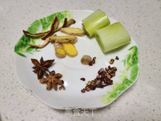 山药炖鸭肉的做法步骤：3