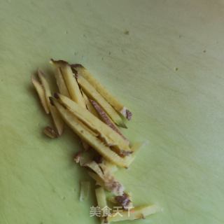 西芹炒牛肉粒的做法步骤：3