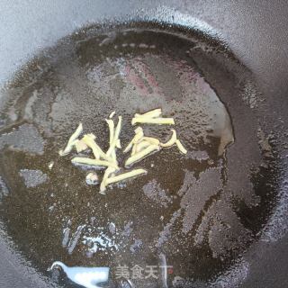 西芹炒牛肉粒的做法步骤：5