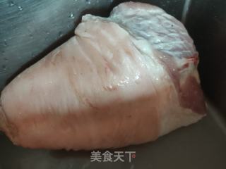 红烧肘子的做法步骤：1