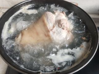 红烧肘子的做法步骤：2