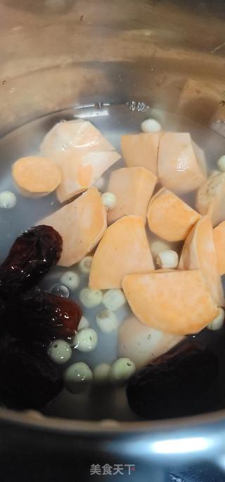番薯红枣莲子糖水的做法步骤：3