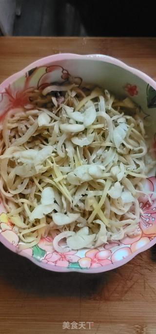 腊肠蒸银鱼仔的做法步骤：2